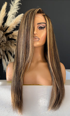 Autumn - 3 Bundles of Indian Pretty Wave 22" with matching 5x5 HD closure